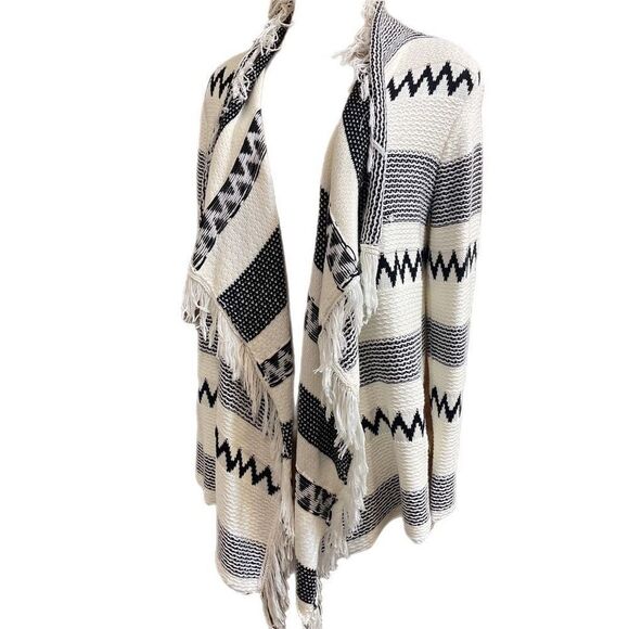 NWT Blackletter Anthropologie Aztec Black White Cardigan Sweater Size Medium New - Picture 3 of 10